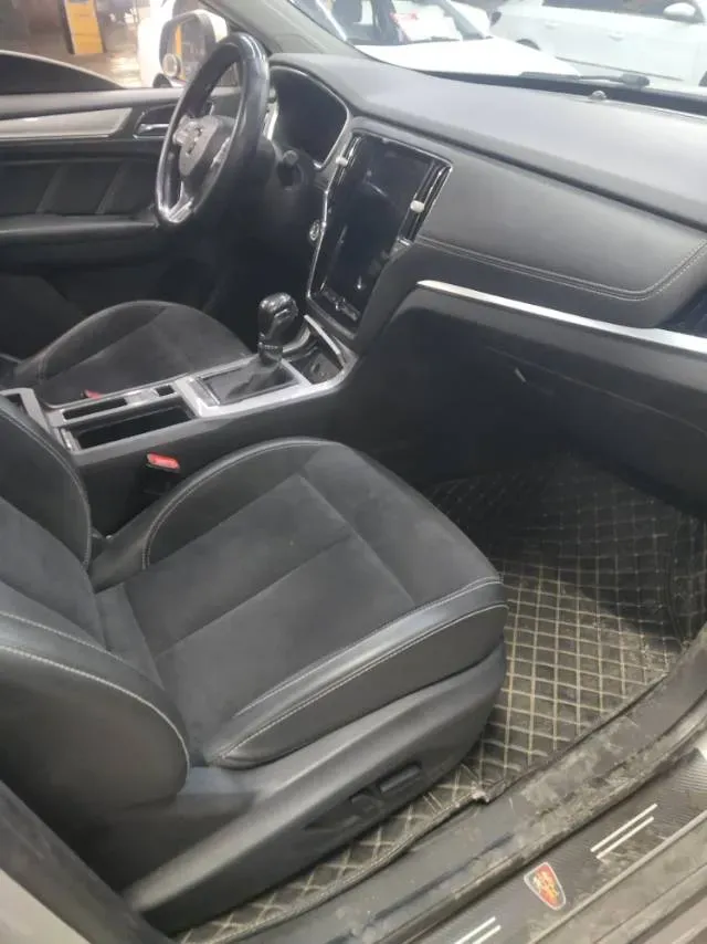 2017 Roewe RX5 1.5T 169HP L4 2AT PHEV 12KWH,autocango,china used car exporter,china ev exporter,chinese used car exporter,chinese used ev exporter