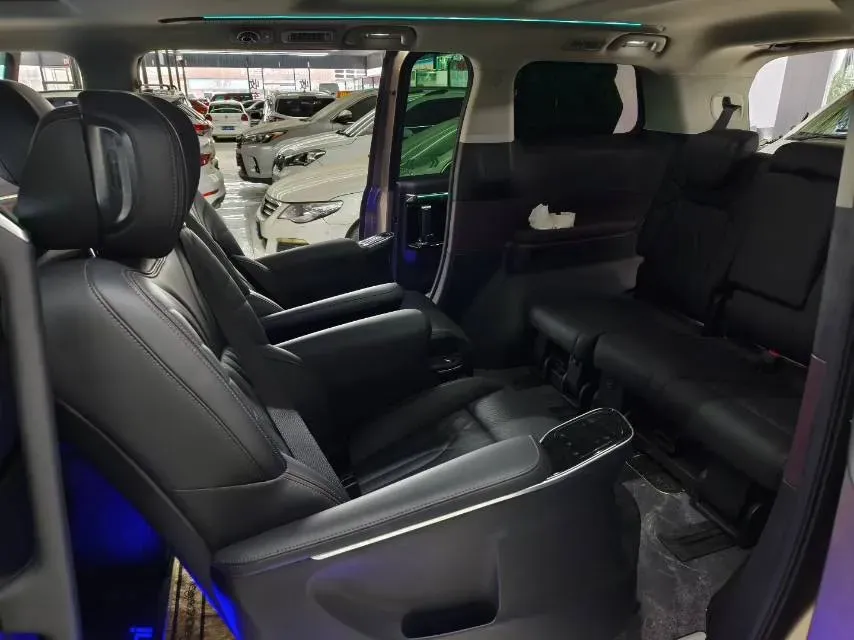 2024 GAC Trumpchi M8 2.0T 252HP L4 8AT,autocango,china used car exporter,china ev exporter,chinese used car exporter,chinese used ev exporter