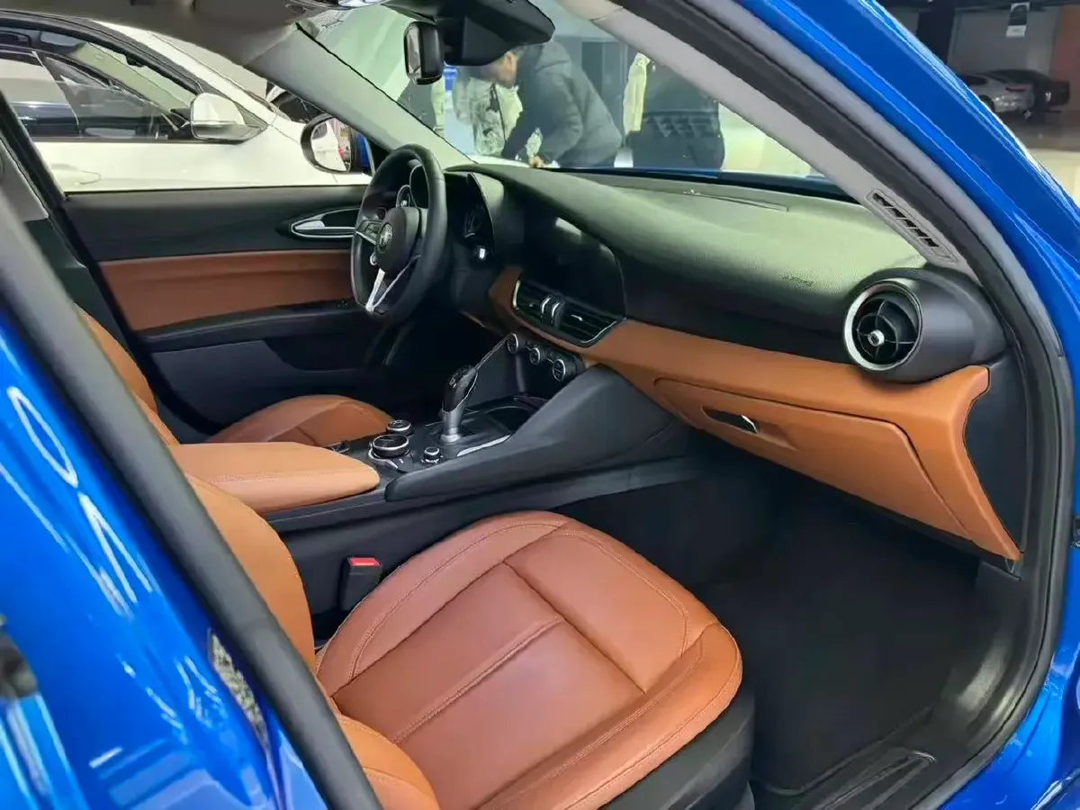 2017 Toyota Highlander 2.0T 220HP L4 6AT,autocango,china used car exporter,china ev exporter,chinese used car exporter,chinese used ev exporter