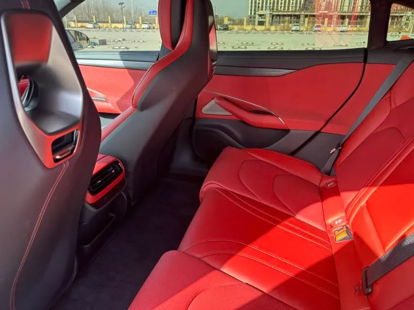 2024 MI SU7 BEV 101KWH,autocango,china used car exporter,china ev exporter,chinese used car exporter,chinese used ev exporter