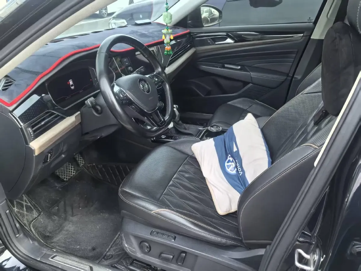 2019 Volvo V40 1.5T 152HP L4 6AT,autocango,china used car exporter,china ev exporter,chinese used car exporter,chinese used ev exporter