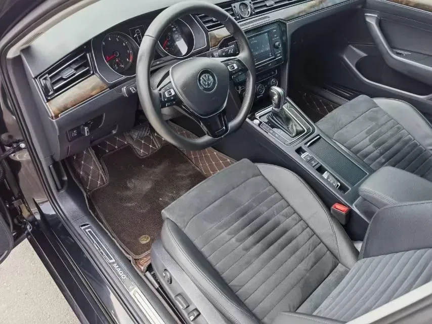 2018 Volkswagen Magotan 1.8T 180HP L4 7DCT,autocango,china used car exporter,china ev exporter,chinese used car exporter,chinese used ev exporter