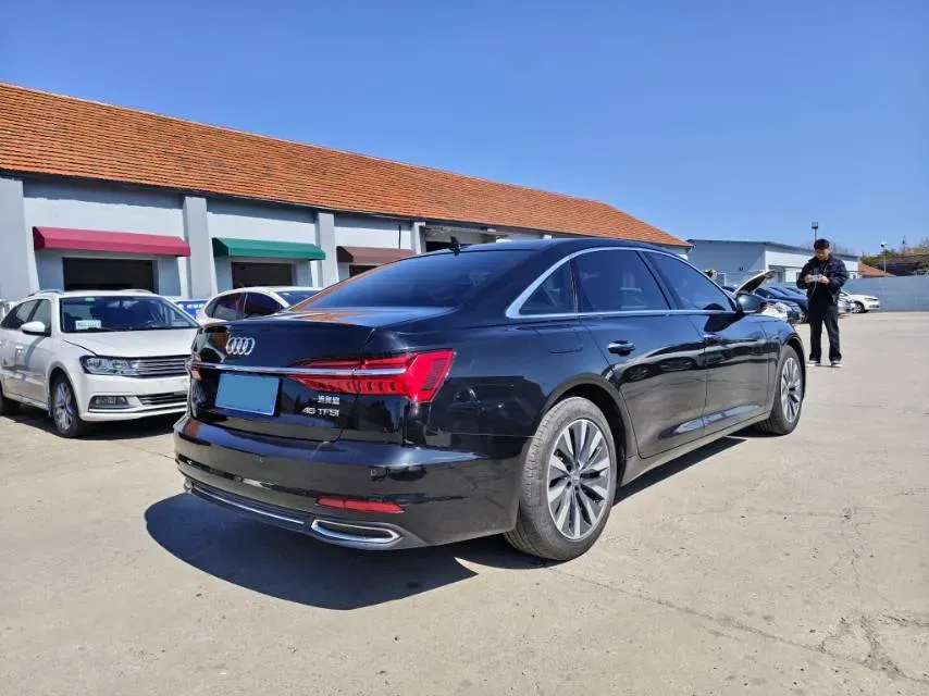 2021 Audi A6L 2.0T 190HP L4 7DCT,autocango,china used car exporter,china ev exporter,chinese used car exporter,chinese used ev exporter