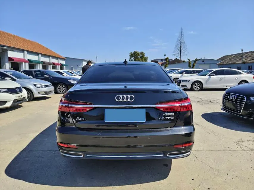 2021 Audi A6L 2.0T 190HP L4 7DCT,autocango,china used car exporter,china ev exporter,chinese used car exporter,chinese used ev exporter