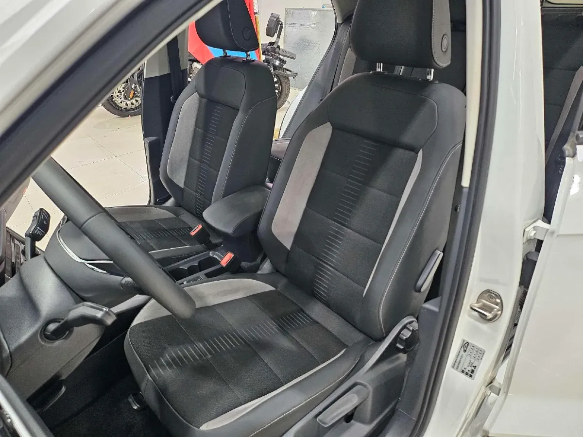 2021 Volkswagen T-Roc 1.4T 150HP L4 7DCT,autocango,china used car exporter,china ev exporter,chinese used car exporter,chinese used ev exporter