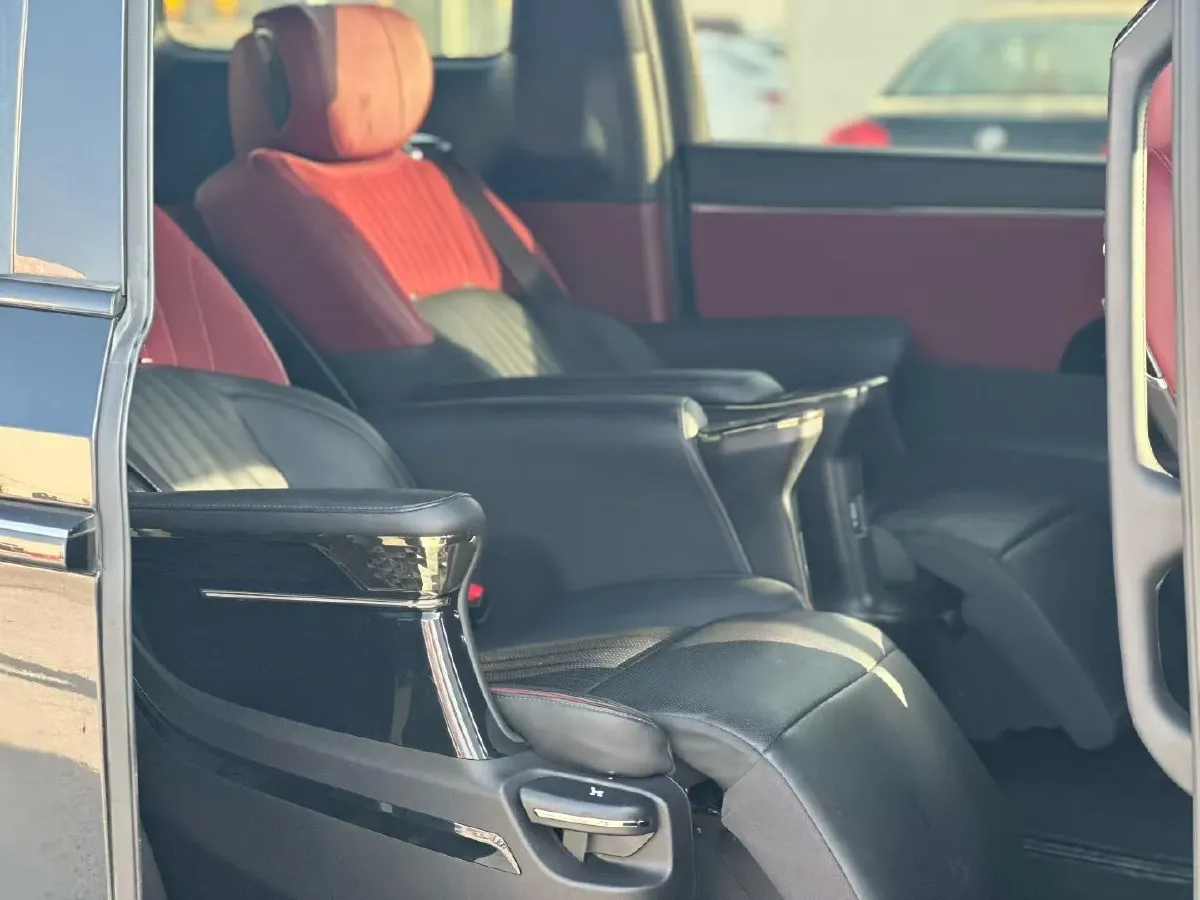 2023 GAC Trumpchi M8 2.0T 252HP L4 8AT,autocango,china used car exporter,china ev exporter,chinese used car exporter,chinese used ev exporter