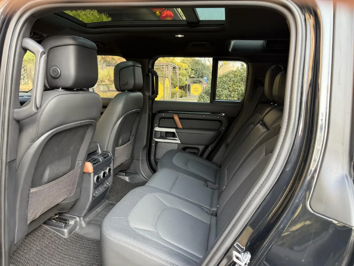 2023 Land Rover Defender 3.0T 400HP L6 8AT,autocango,china used car exporter,china ev exporter,chinese used car exporter,chinese used ev exporter