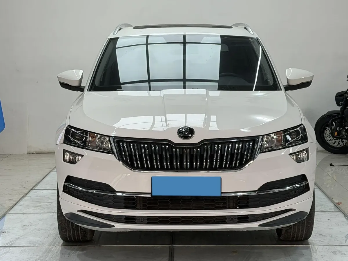 2022 Skoda Karoq 1.4T 150HP L4 7DCT,autocango,china used car exporter,china ev exporter,chinese used car exporter,chinese used ev exporter