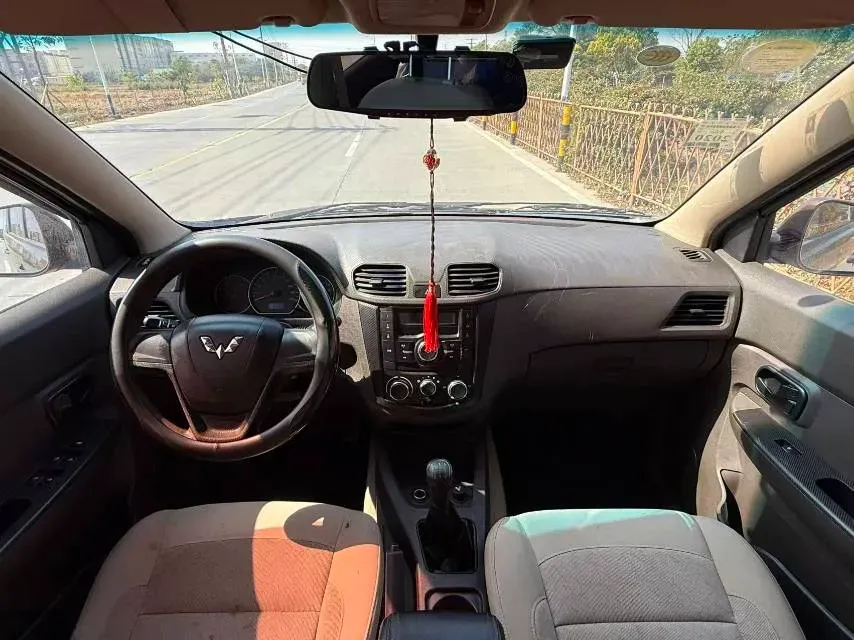 2016 WuLing HongGuang 1.5L 112HP L4 5MT,autocango,china used car exporter,china ev exporter,chinese used car exporter,chinese used ev exporter