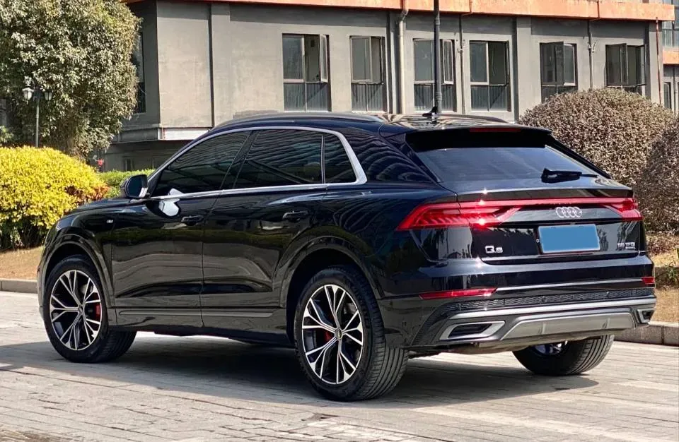 2021 Audi Q8 3.0T 340HP V6 8AT,autocango,china used car exporter,china ev exporter,chinese used car exporter,chinese used ev exporter