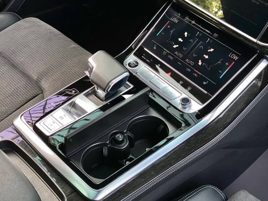 2021 Audi Q8 3.0T 340HP V6 8AT,autocango,china used car exporter,china ev exporter,chinese used car exporter,chinese used ev exporter