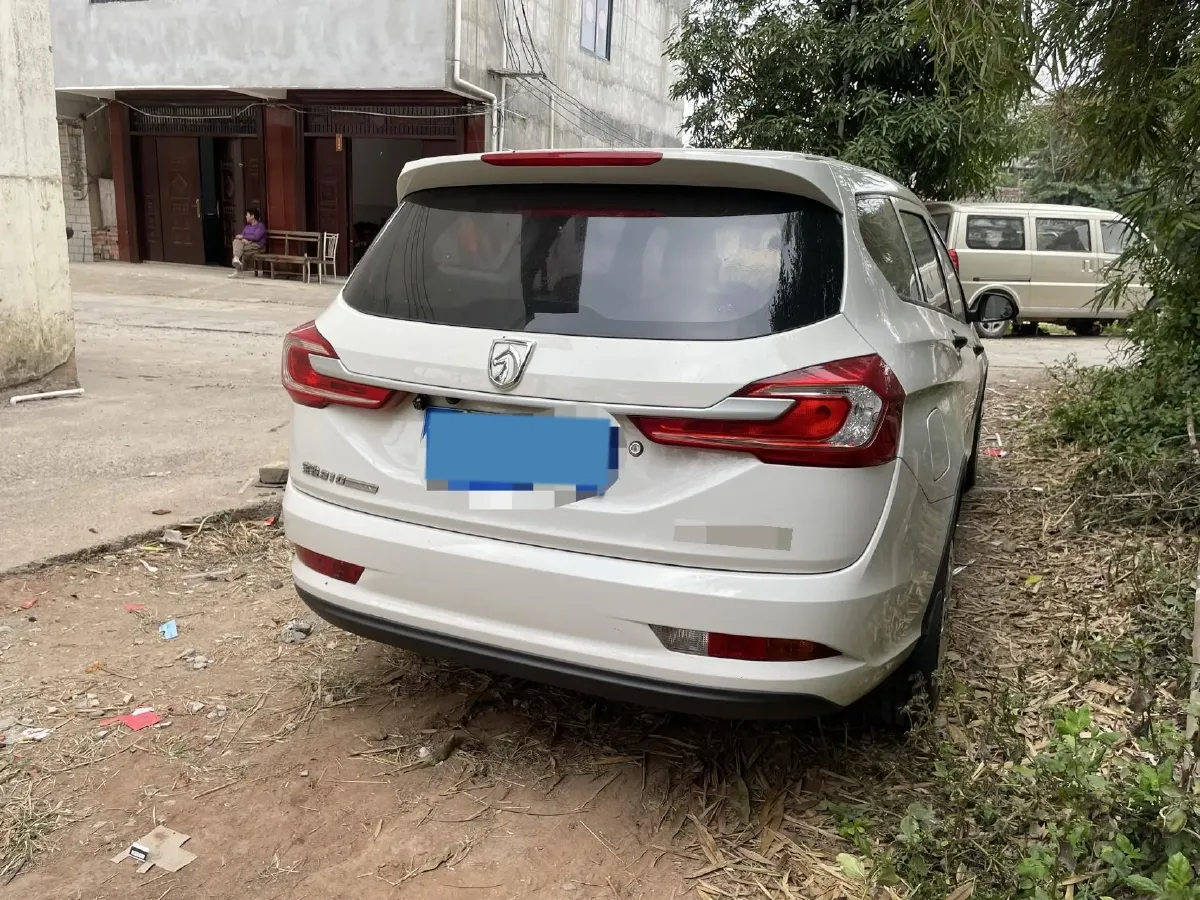 2017 BaoJun 310W 1.2L 82HP L4 6MT,autocango,china used car exporter,china ev exporter,chinese used car exporter,chinese used ev exporter