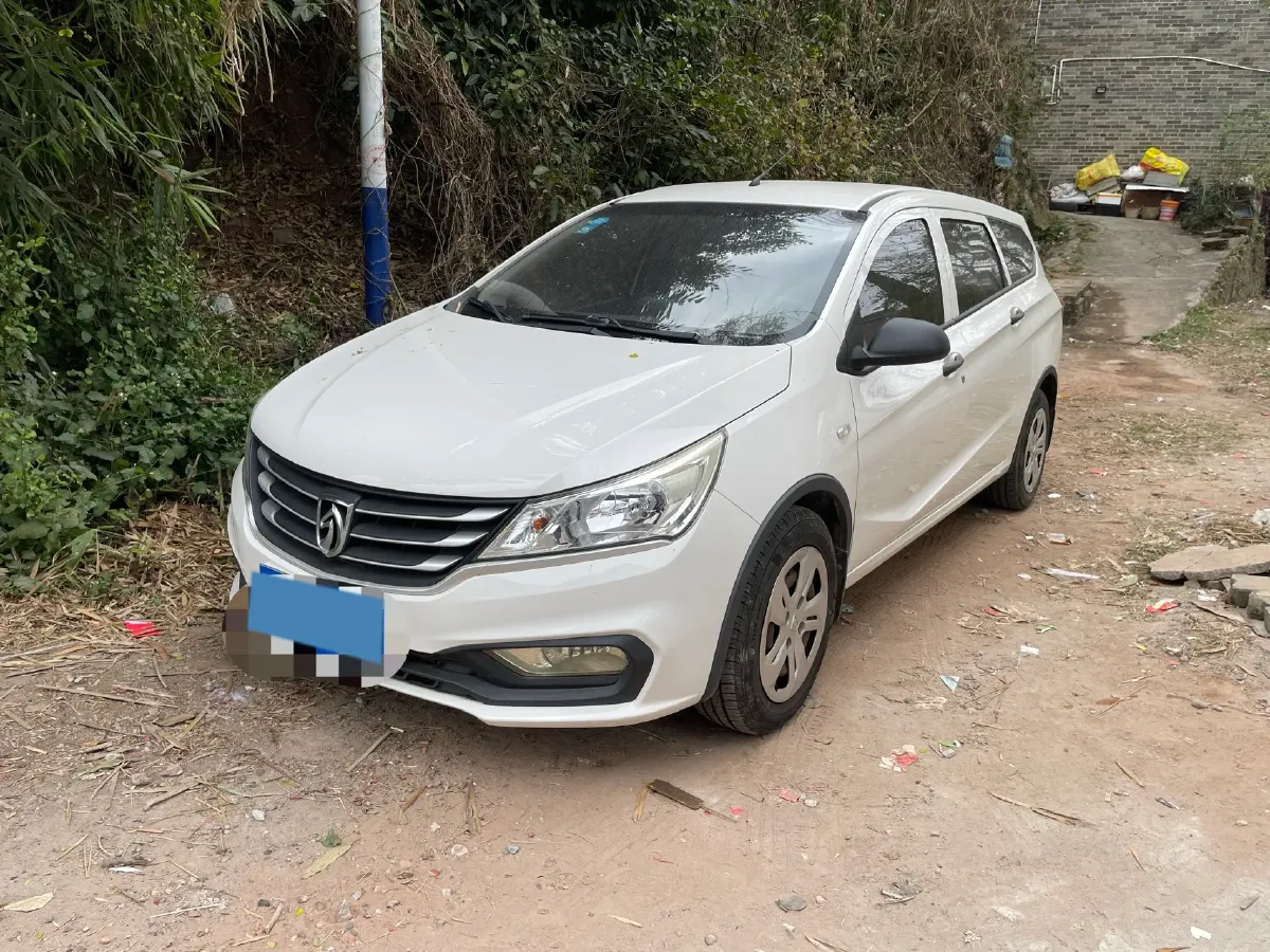 2017 BaoJun 310W 1.2L 82HP L4 6MT,autocango,china used car exporter,china ev exporter,chinese used car exporter,chinese used ev exporter