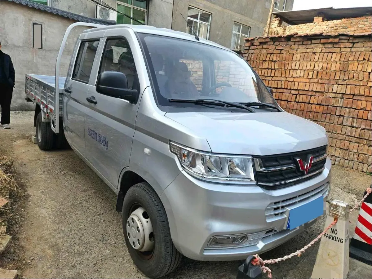2023 WuLing RongGuang New Truck 2.0L 136HP L4 5MT,autocango,china used car exporter,china ev exporter,chinese used car exporter,chinese used ev exporter