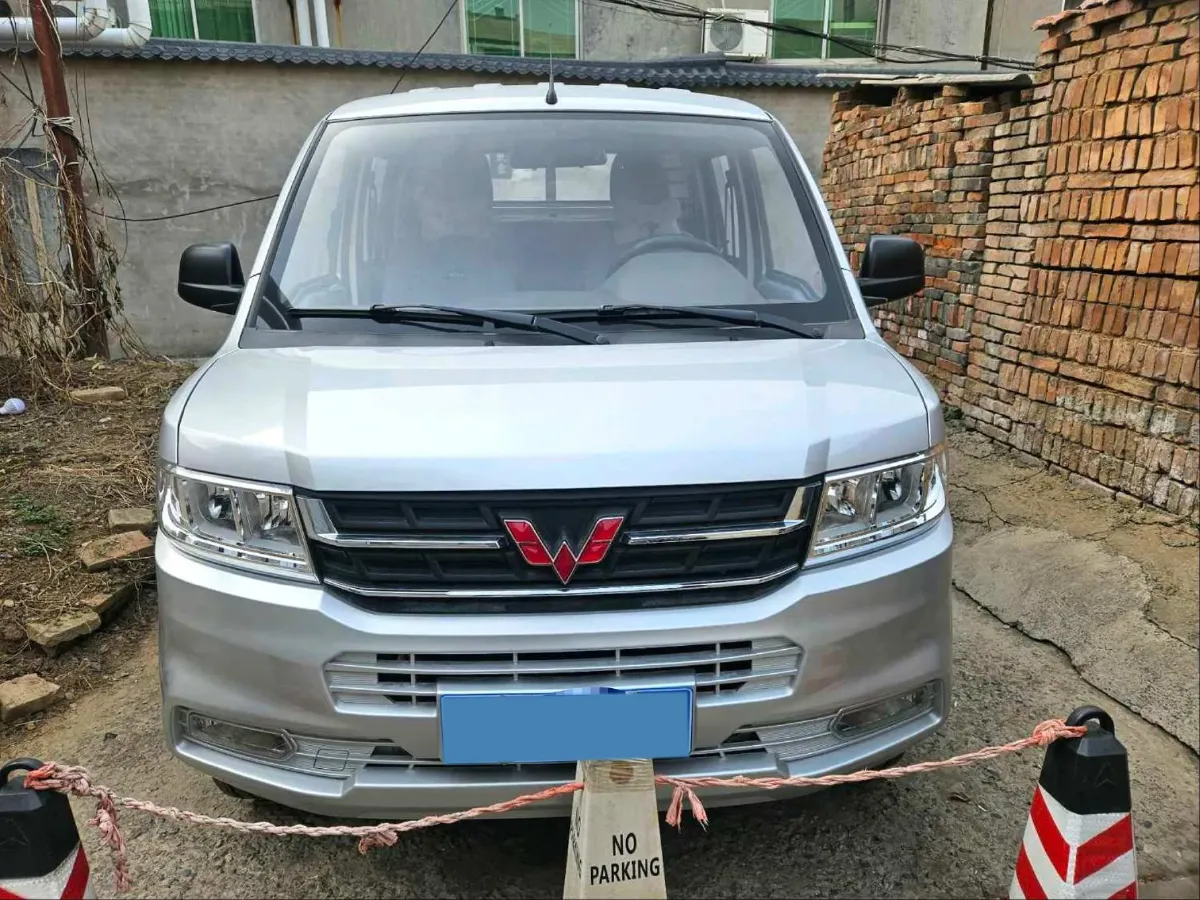 2023 WuLing RongGuang New Truck 2.0L 136HP L4 5MT,autocango,china used car exporter,china ev exporter,chinese used car exporter,chinese used ev exporter