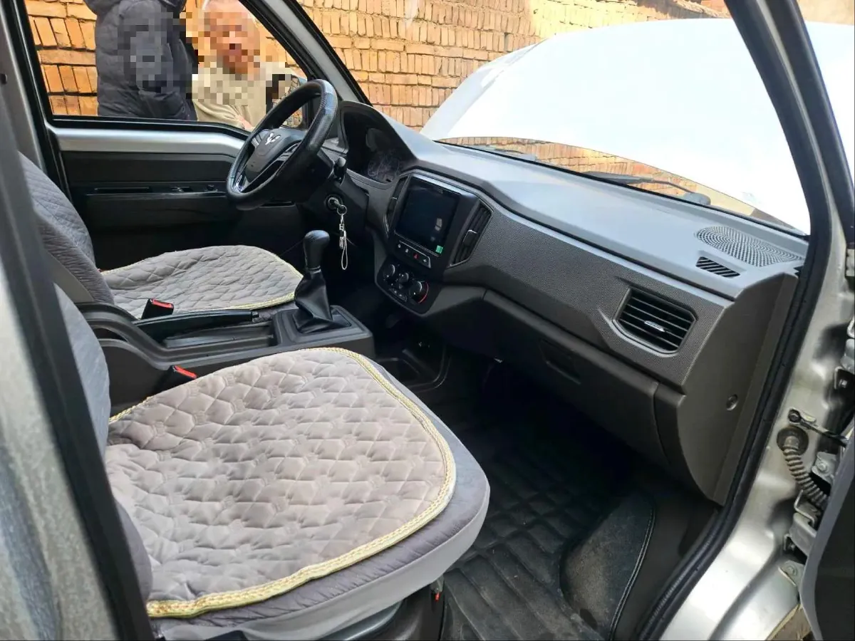 2023 WuLing RongGuang New Truck 2.0L 136HP L4 5MT,autocango,china used car exporter,china ev exporter,chinese used car exporter,chinese used ev exporter