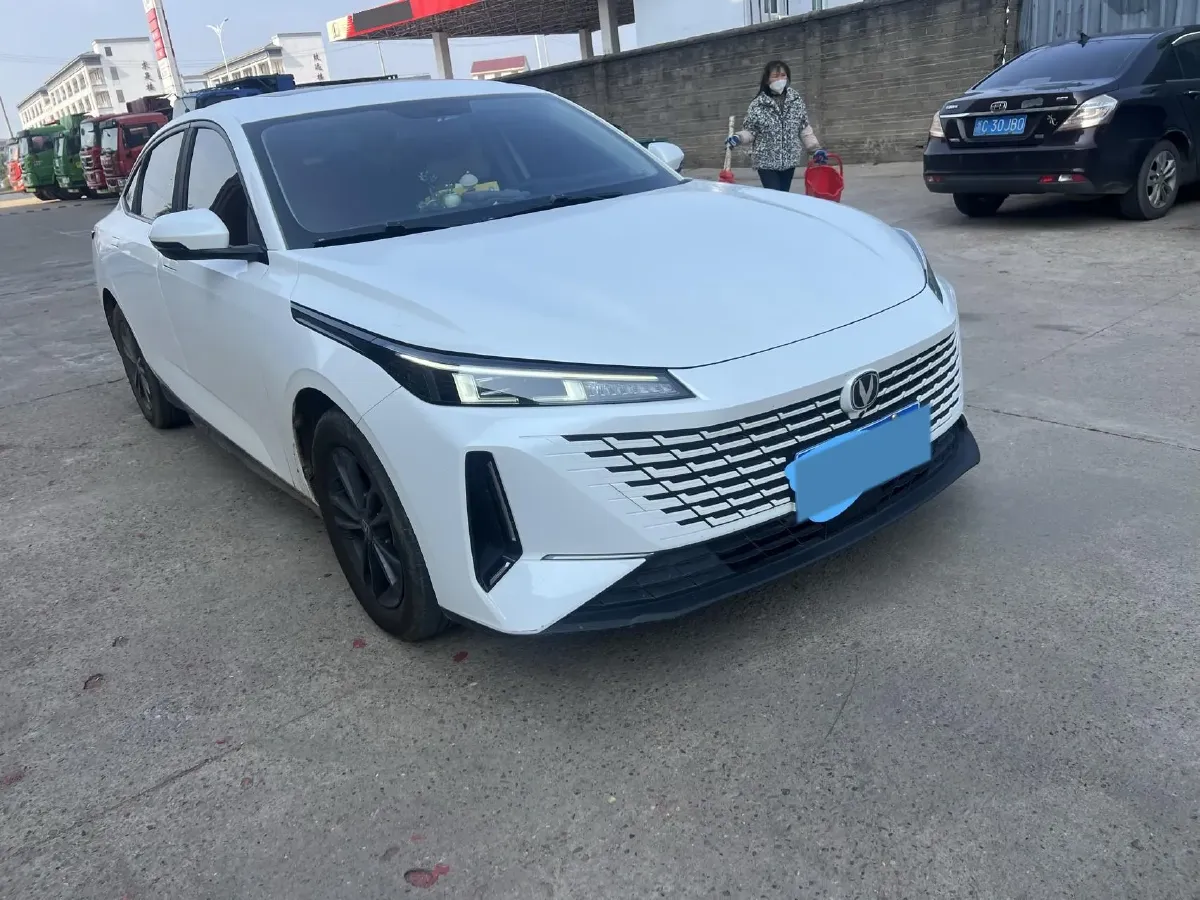 2023 ChangAn Lamore 1.5T 170HP L4 7DCT,autocango,china used car exporter,china ev exporter,chinese used car exporter,chinese used ev exporter