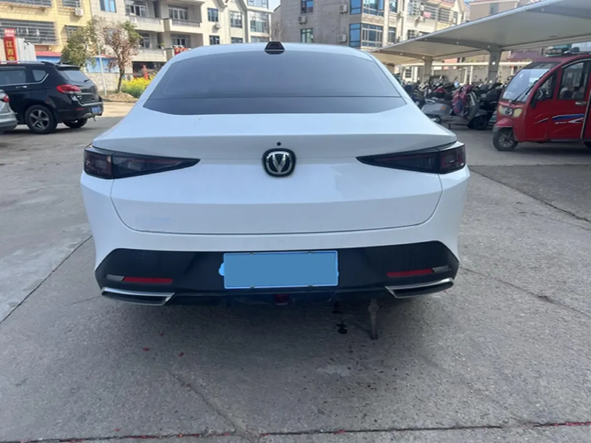 2023 ChangAn Lamore 1.5T 170HP L4 7DCT,autocango,china used car exporter,china ev exporter,chinese used car exporter,chinese used ev exporter