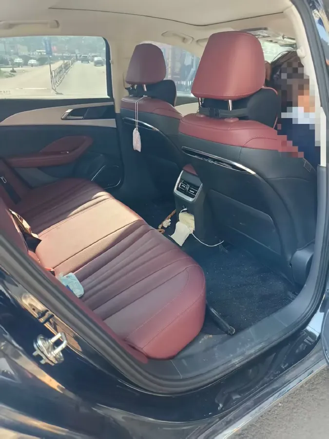 2024 HongQi H5 2.0T 224HP L4 8AT,autocango,china used car exporter,china ev exporter,chinese used car exporter,chinese used ev exporter