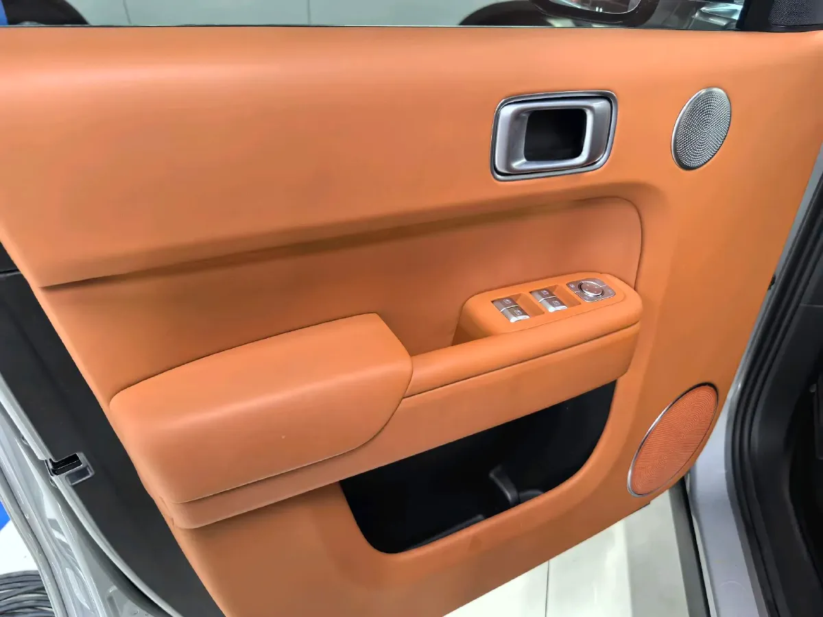 2022 Li L9 Range Extended 154HP REEV 42.6KWH,autocango,china used car exporter,china ev exporter,chinese used car exporter,chinese used ev exporter