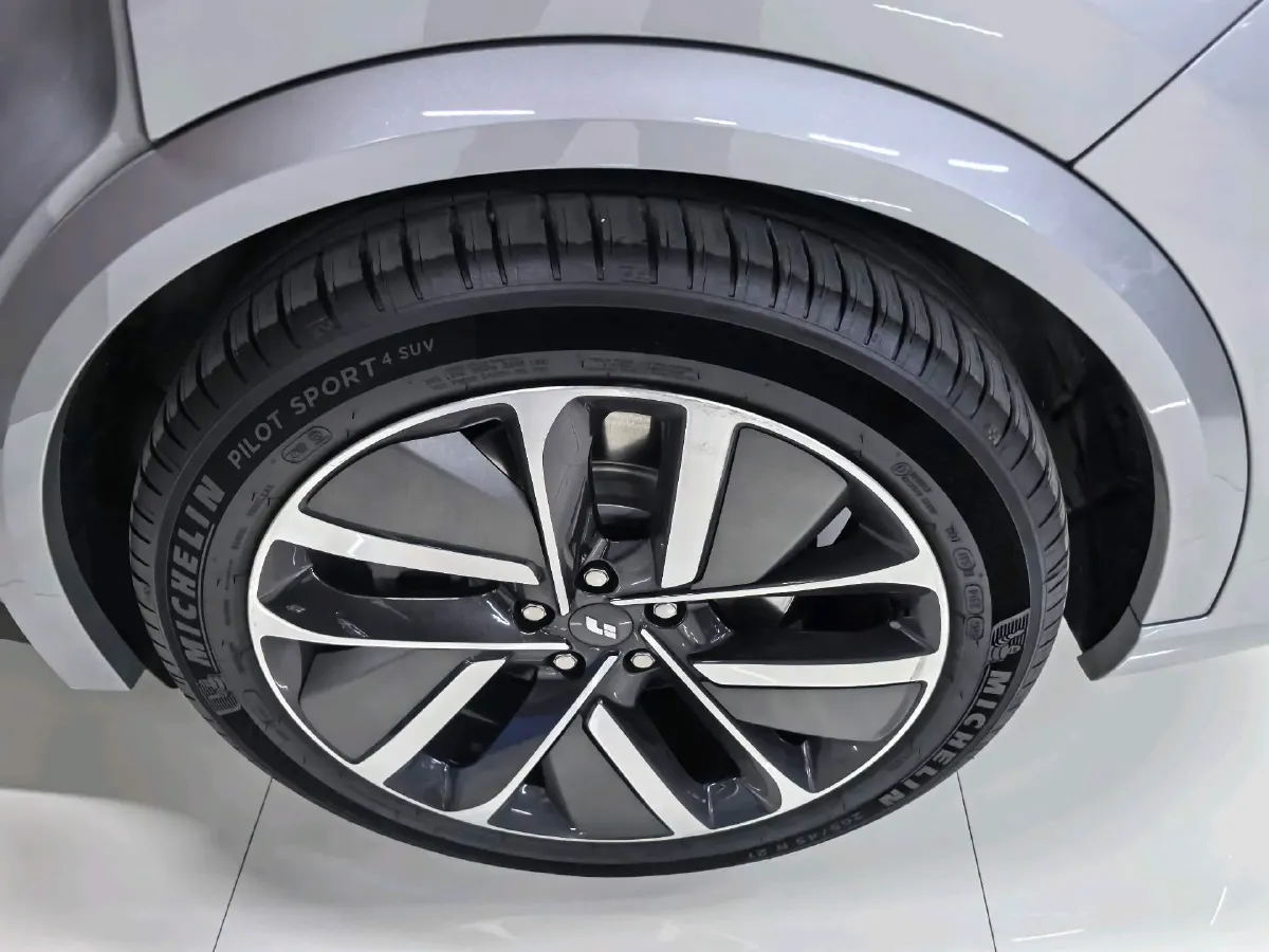 2022 Li L9 Range Extended 154HP REEV 42.6KWH,autocango,china used car exporter,china ev exporter,chinese used car exporter,chinese used ev exporter