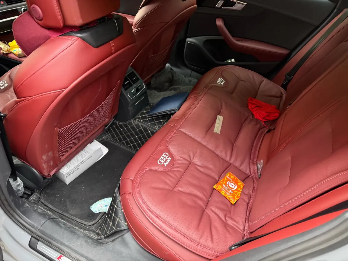 2025 Audi A4L 2.0T 190HP L4 7DCT,autocango,china used car exporter,china ev exporter,chinese used car exporter,chinese used ev exporter