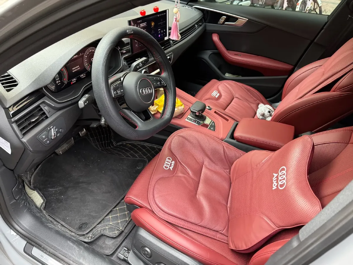 2025 Audi A4L 2.0T 190HP L4 7DCT,autocango,china used car exporter,china ev exporter,chinese used car exporter,chinese used ev exporter