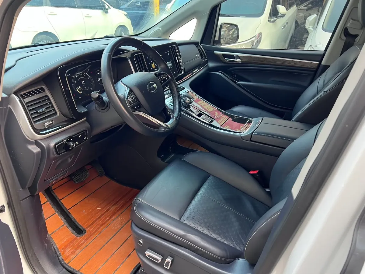 2021 GAC Trumpchi M8 2.0T 252HP L4 8AT,autocango,china used car exporter,china ev exporter,chinese used car exporter,chinese used ev exporter