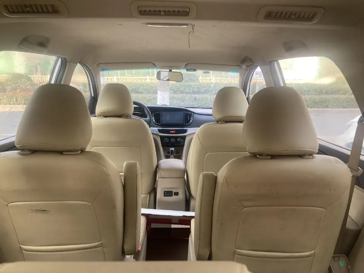 2016 BaoJun 730 1.5L 112HP L4 5MT,autocango,china used car exporter,china ev exporter,chinese used car exporter,chinese used ev exporter