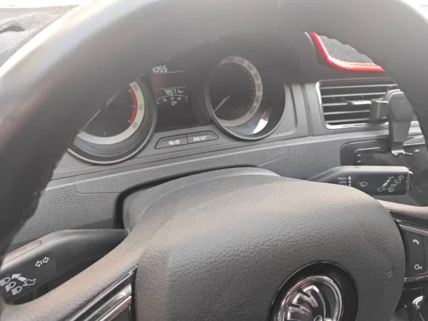 2018 Skoda Rapid Spaceback 1.6L 110HP L4 6AT,autocango,china used car exporter,china ev exporter,chinese used car exporter,chinese used ev exporter