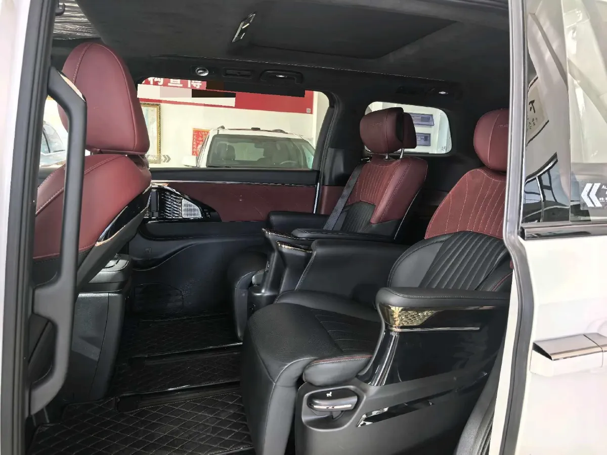 2024 GAC Trumpchi M8 2.0T 252HP L4 8AT,autocango,china used car exporter,china ev exporter,chinese used car exporter,chinese used ev exporter