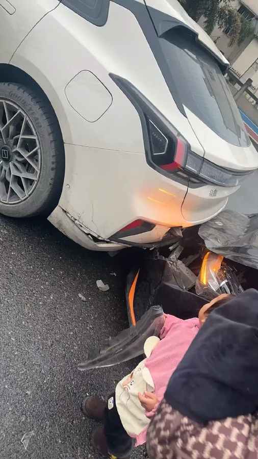 2024 Zeekr 001 BEV 100KWH,autocango,china used car exporter,china ev exporter,chinese used car exporter,chinese used ev exporter