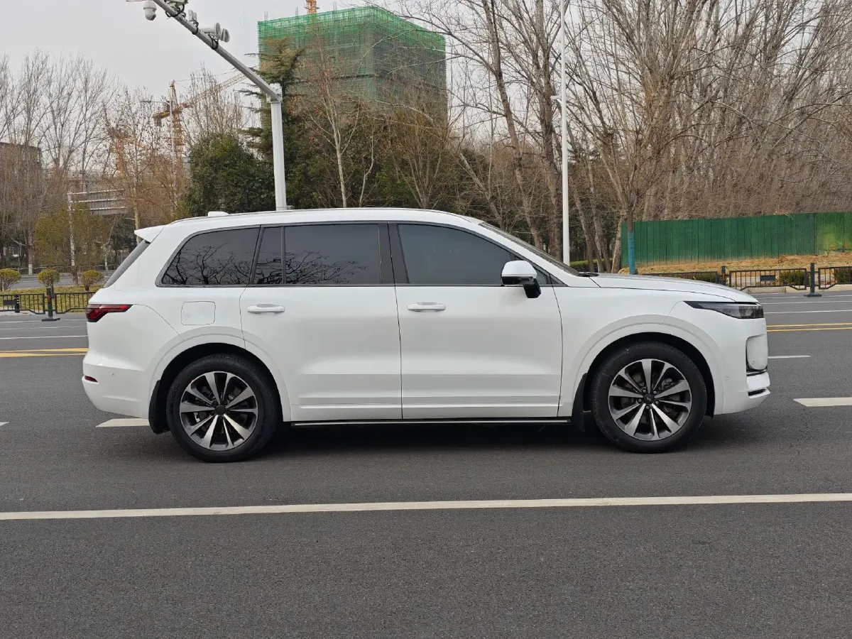 2021 Li ONE Range Extended 131HP REEV 40.5KWH,autocango,china used car exporter,china ev exporter,chinese used car exporter,chinese used ev exporter