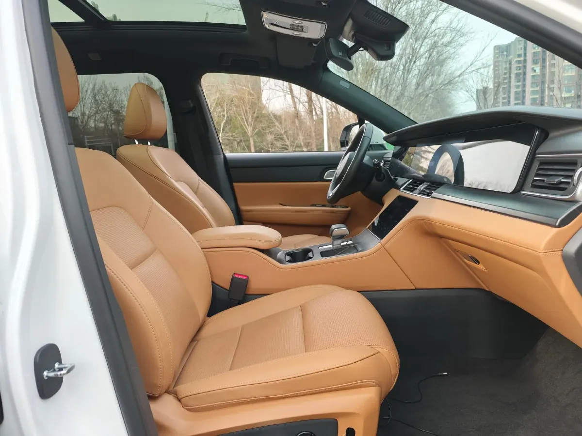 2021 Li ONE Range Extended 131HP REEV 40.5KWH,autocango,china used car exporter,china ev exporter,chinese used car exporter,chinese used ev exporter