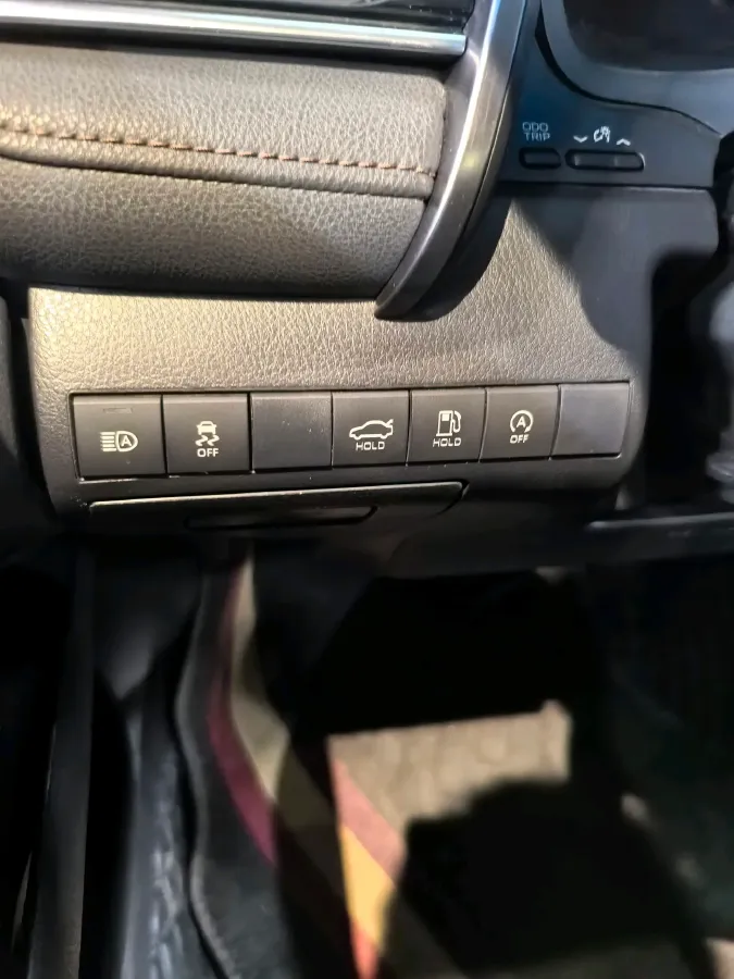 2021 Toyota Camry 2.5L 209HP L4 8AT,autocango,china used car exporter,china ev exporter,chinese used car exporter,chinese used ev exporter