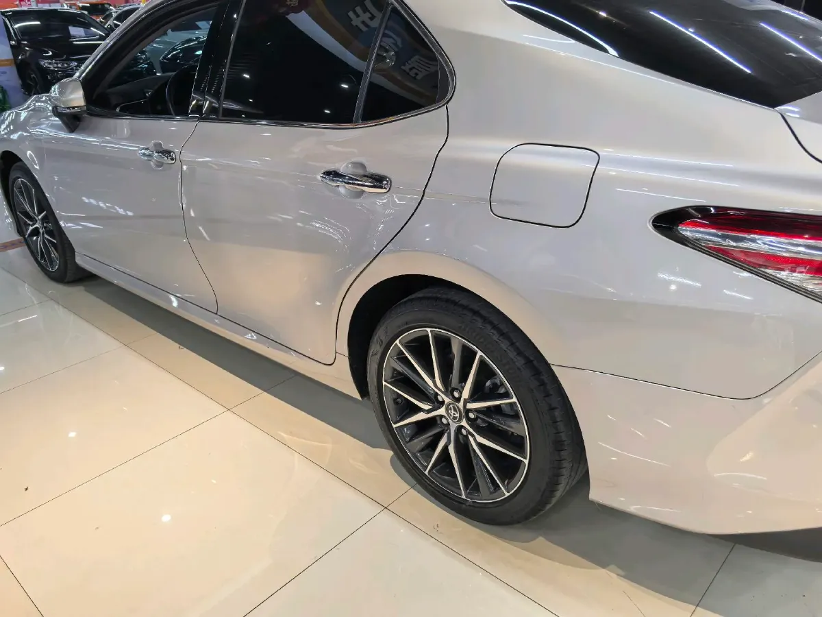 2021 Toyota Camry 2.5L 209HP L4 8AT,autocango,china used car exporter,china ev exporter,chinese used car exporter,chinese used ev exporter