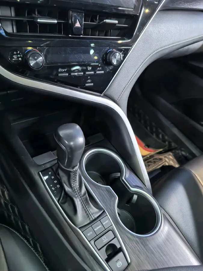 2021 Toyota Camry 2.5L 209HP L4 8AT,autocango,china used car exporter,china ev exporter,chinese used car exporter,chinese used ev exporter