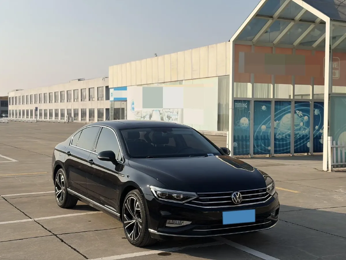 2021 Volkswagen Magotan 2.0T 186HP L4 7DCT,autocango,china used car exporter,china ev exporter,chinese used car exporter,chinese used ev exporter