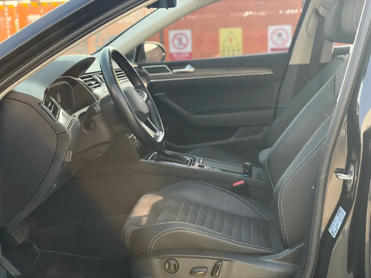 2021 Volkswagen Magotan 2.0T 186HP L4 7DCT,autocango,china used car exporter,china ev exporter,chinese used car exporter,chinese used ev exporter