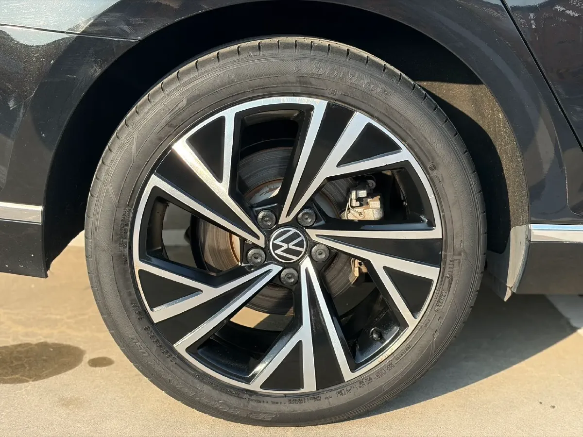 2021 Volkswagen Magotan 2.0T 186HP L4 7DCT,autocango,china used car exporter,china ev exporter,chinese used car exporter,chinese used ev exporter