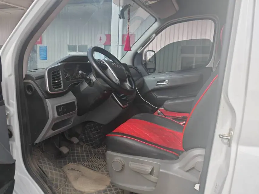 2023 MAXUS XinTu V80 2.0T 127HP L4 6MT,autocango,china used car exporter,china ev exporter,chinese used car exporter,chinese used ev exporter