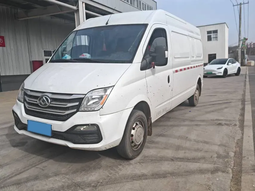2023 MAXUS XinTu V80 2.0T 127HP L4 6MT,autocango,china used car exporter,china ev exporter,chinese used car exporter,chinese used ev exporter