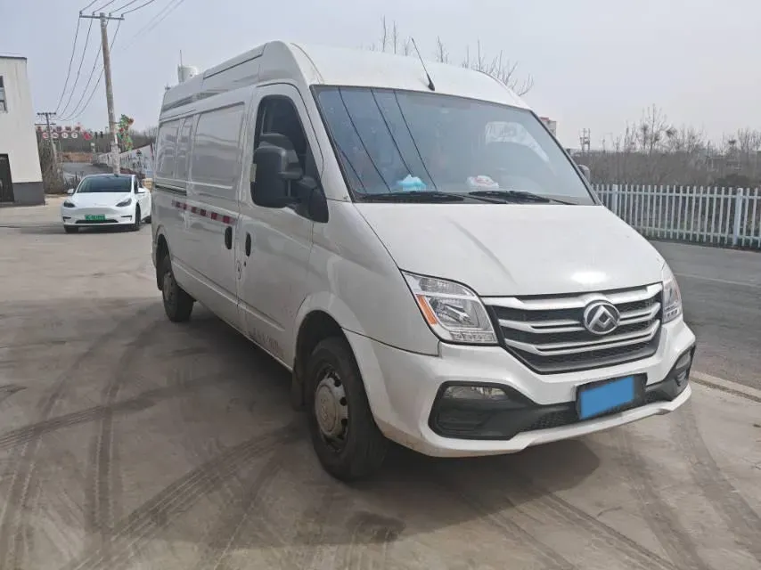 2023 MAXUS XinTu V80 2.0T 127HP L4 6MT,autocango,china used car exporter,china ev exporter,chinese used car exporter,chinese used ev exporter