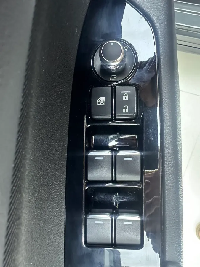 2022 Hyundai Tucson 2.0L 150HP L4 6AT Hybrid,autocango,china used car exporter,china ev exporter,chinese used car exporter,chinese used ev exporter