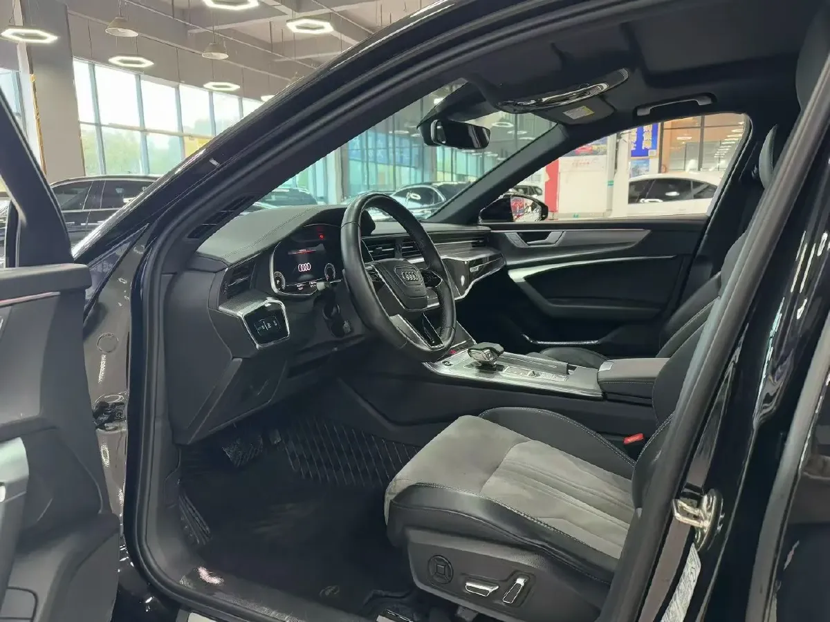 2023 Audi A6L 2.0T 190HP L4 7DCT,autocango,china used car exporter,china ev exporter,chinese used car exporter,chinese used ev exporter