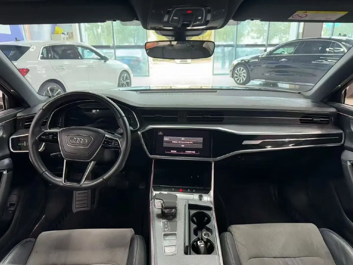 2023 Audi A6L 2.0T 190HP L4 7DCT,autocango,china used car exporter,china ev exporter,chinese used car exporter,chinese used ev exporter