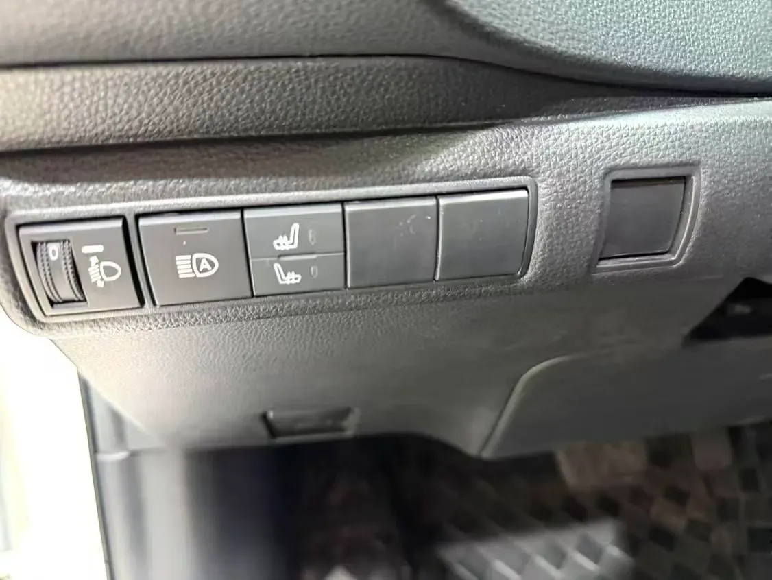 2021 Toyota Corolla 1.2T 116HP L4 CVT,autocango,china used car exporter,china ev exporter,chinese used car exporter,chinese used ev exporter