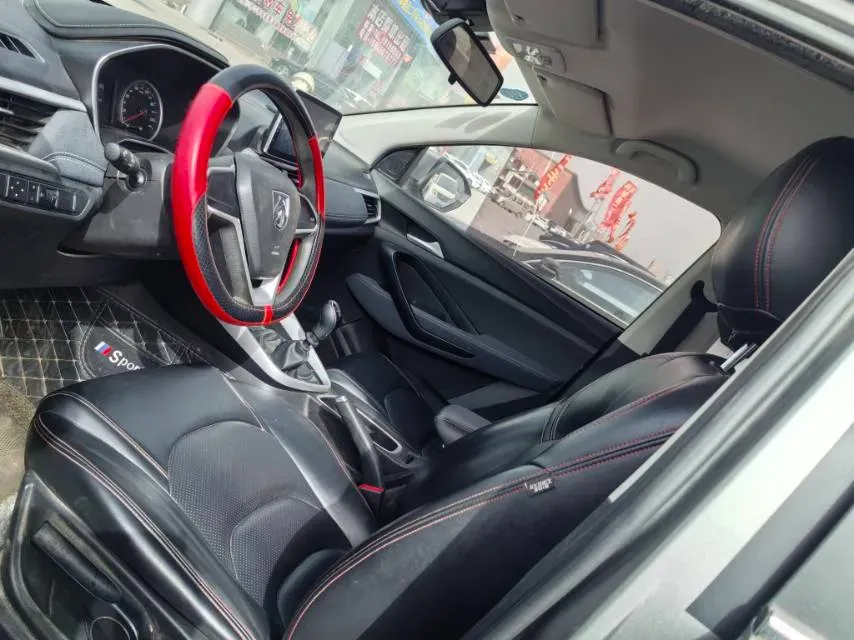 2018 BaoJun 530 1.5T 150HP L4 6MT,autocango,china used car exporter,china ev exporter,chinese used car exporter,chinese used ev exporter