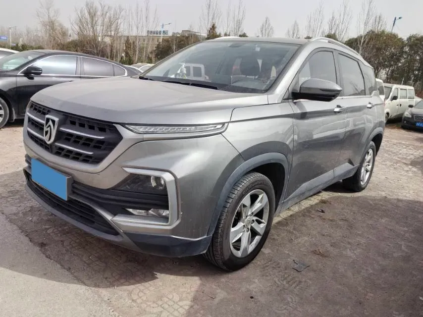 2018 BaoJun 530 1.5T 150HP L4 6MT,autocango,china used car exporter,china ev exporter,chinese used car exporter,chinese used ev exporter