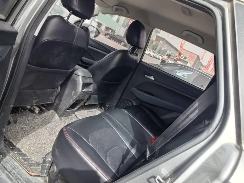 2018 BaoJun 530 1.5T 150HP L4 6MT,autocango,china used car exporter,china ev exporter,chinese used car exporter,chinese used ev exporter